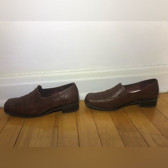 Brown leather shoes size 9 woman / Chaussures en cuir brunes grandeur 9 femme - Picture 3 of 8